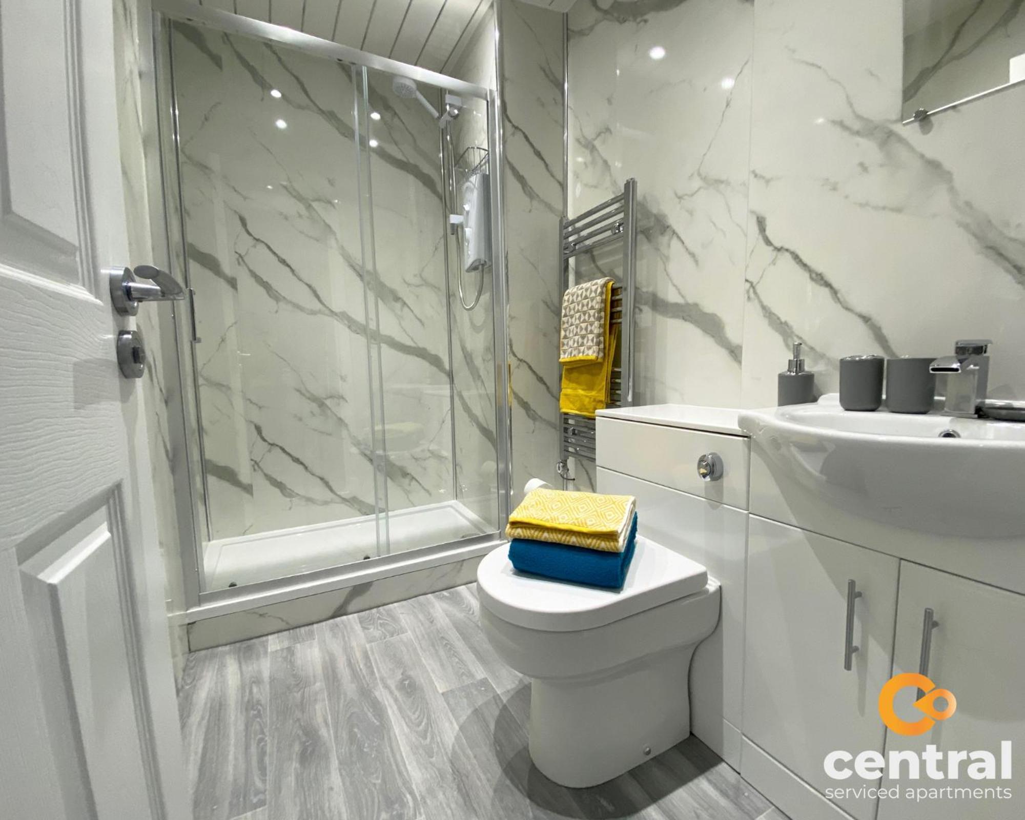 Central Serviced Apartments - Cosy 1 Bedroom - Modern - Close To Transport Links - Quiet Neighbourhood - Fast Wifi - Fully Equipped - Smart Tvs In All Rooms - Monthly Stays Welcome - Free Street Parking - Ideal Relocation To Dundee Accommodation المظهر الخارجي الصورة